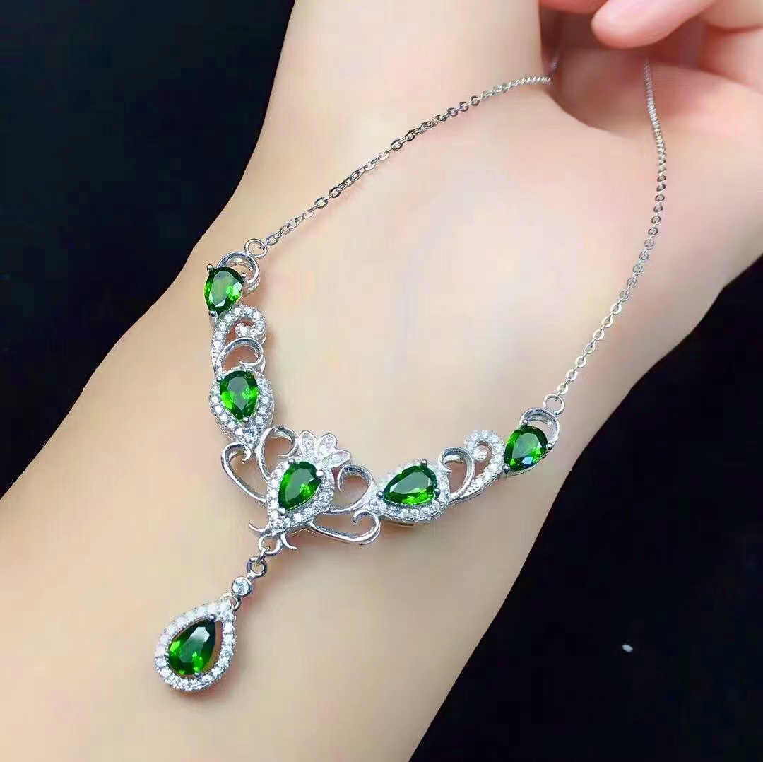 Chrome Hearts Ring - Collier élégant en argent avec pierres